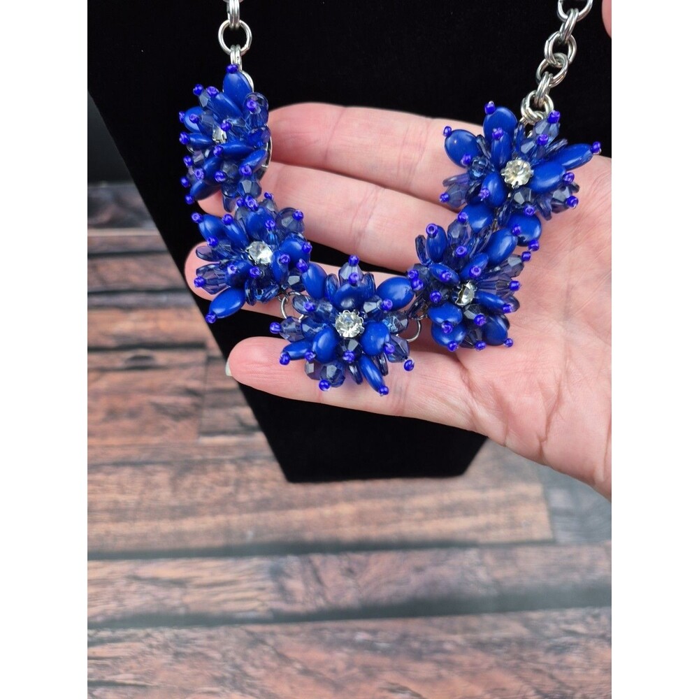 Vtg Lucite Flower Cluster Necklace Blue Crystal‎ Silver Tone 17–19" Cottagecore - Picture 2 of 14